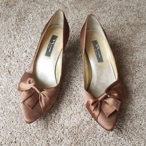 Nina brown heel